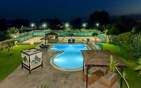 Villa Maxim With Private Pool & Tennis Court